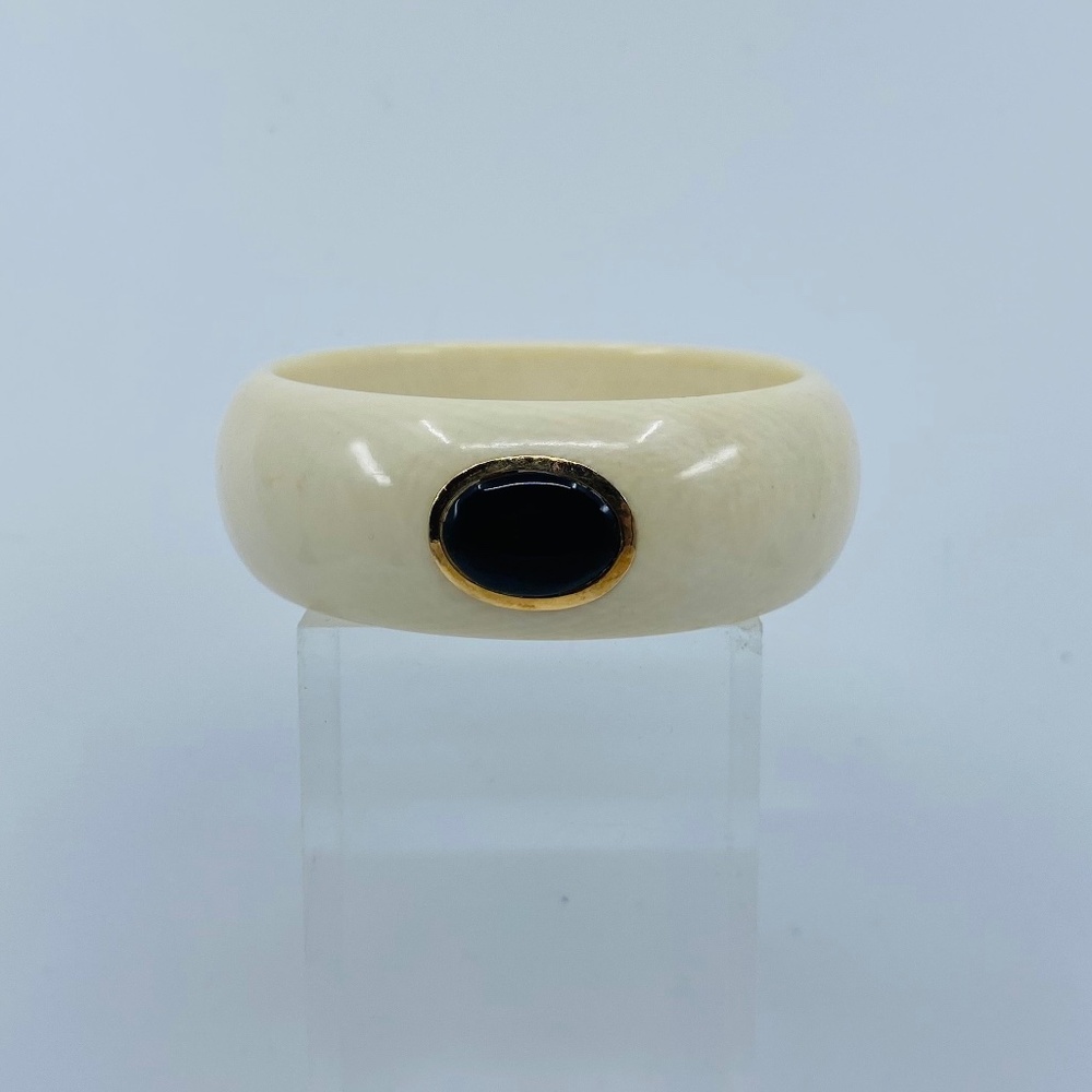 Estate ivory, onyx, gold, bangle.